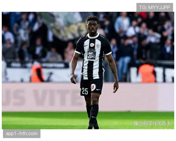 法甲球队发布第三客场球衣 融合地方文化元素展现时尚潮流