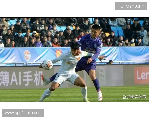 重庆铜梁龙年轻门将姚浩洋屡献神扑，升班马客场零封展现防守韧性