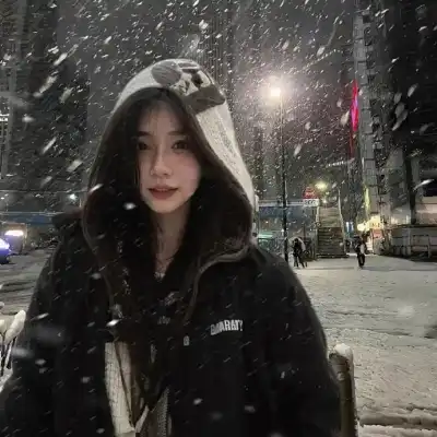 邹霓佳
